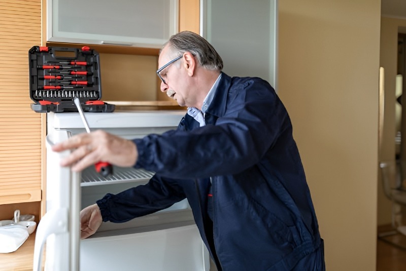 Refrigerator repair in Covina